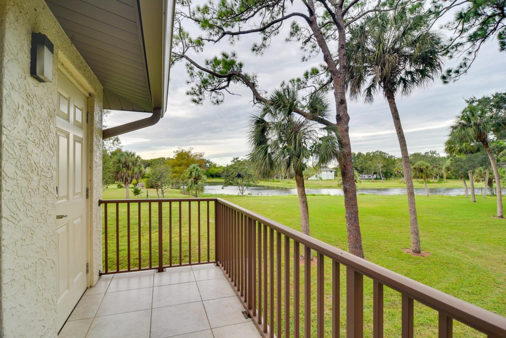 Sleek Largo Studio With Pond Less Than 7 Mi To Beach! Экстерьер фото